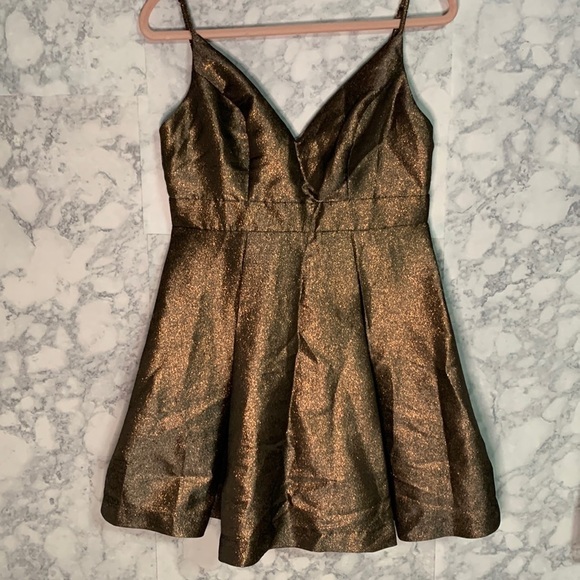 Fashion Nova Metallic Bronze Dress: Size Medium, Strapless and Super Cute 🥰 - Picture 6 of 13